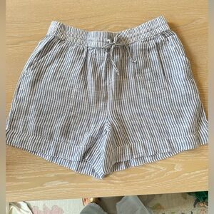 Blue stripe elastic waist shorts